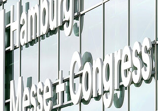 Hamburg Messe Eingang Mitte außen - Schriftzug Hamburg Messe Eingang Mitte außen - Schriftzug